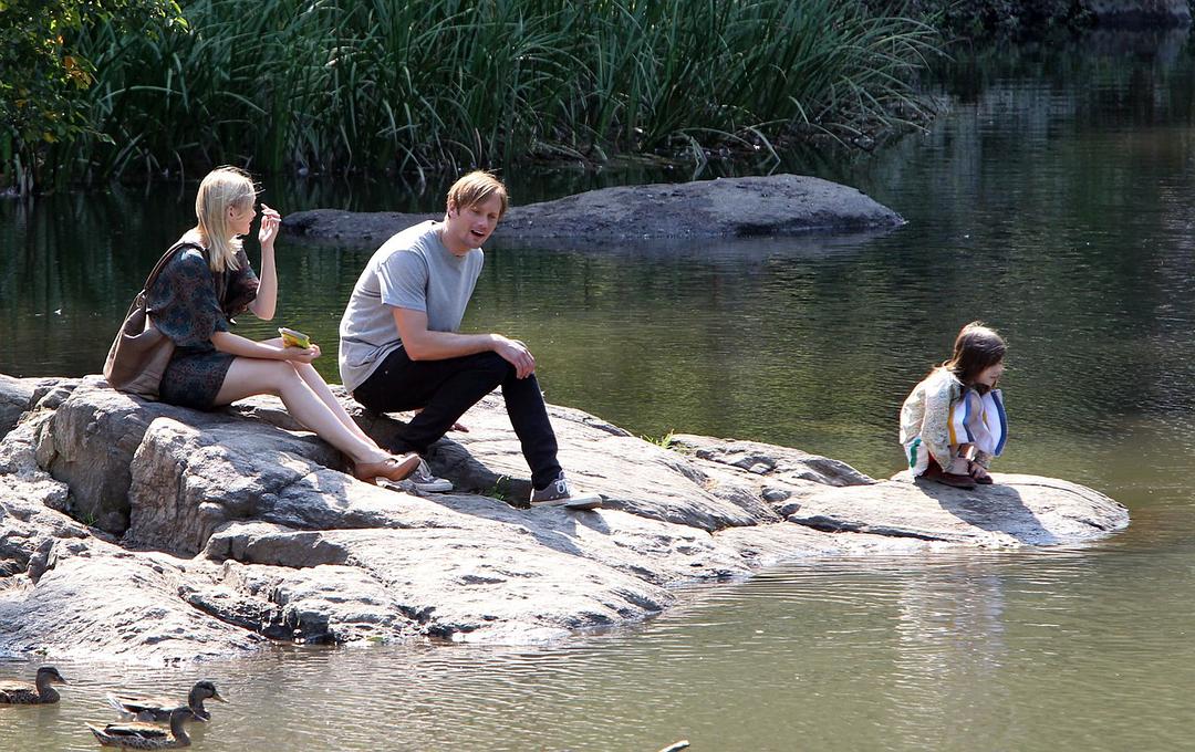 %title插图%num 梅奇知道什么 蓝光原盘下载+高清MKV版 /单亲小小姐(港) / 梅西的世界(台) / 梅茜所知 / 梅茜的世界 2012 What Maisie Knew 19.7G